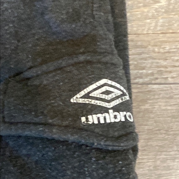 Umbro Black Track Pants with Tapered Ankle Design - Picture 3 of 6